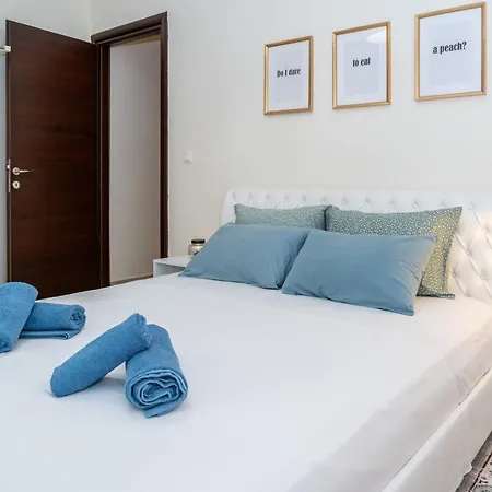 Rotonda Lux Apartment *